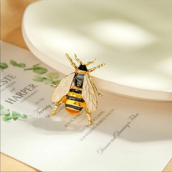 Bumblebee Broach - Picture 2 of 2